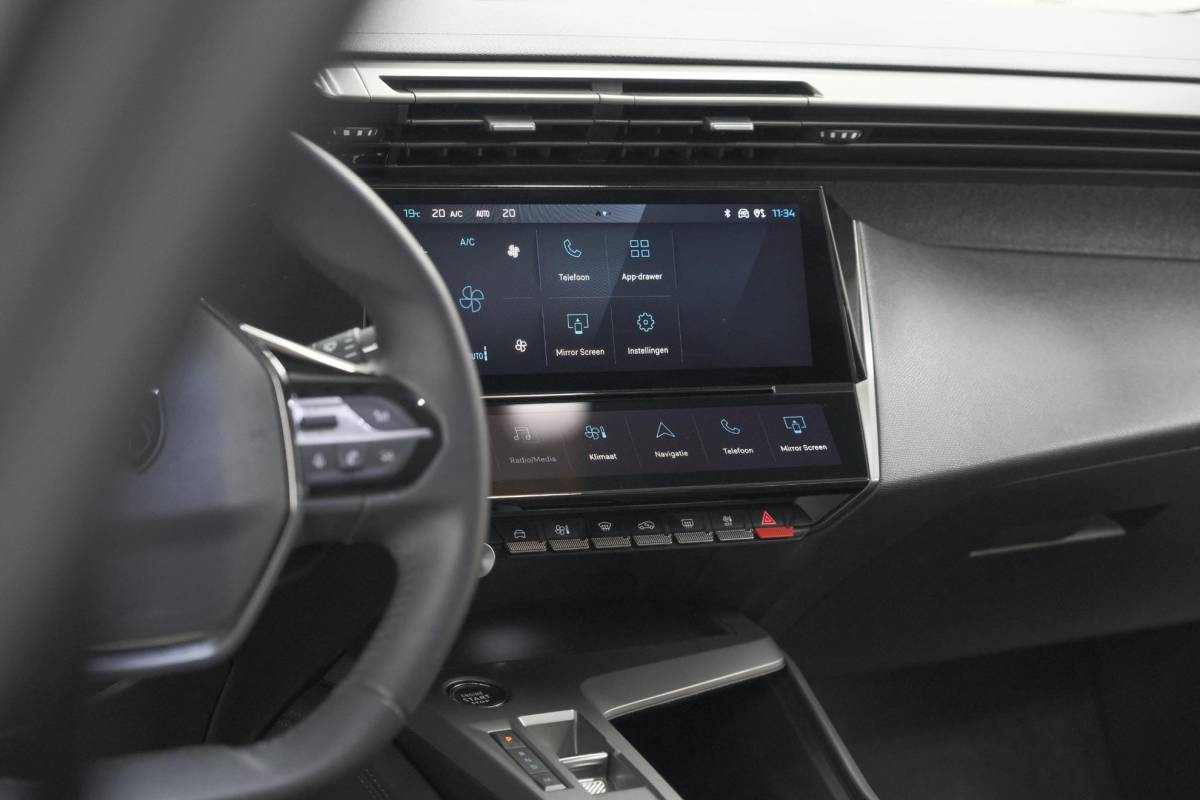 Peugeot 408 Peugeot 408 Hybrid 136 e-DCS6 Allure | 360 Camera | Adaptieve Cruise Control | Navigatie