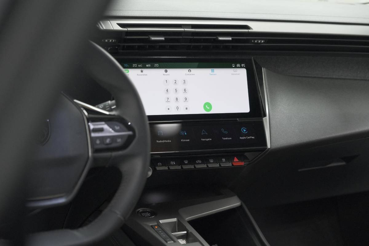 Peugeot 408 Peugeot 408 Hybrid 136 e-DCS6 Allure | 360 Camera | Adaptieve Cruise Control | Navigatie