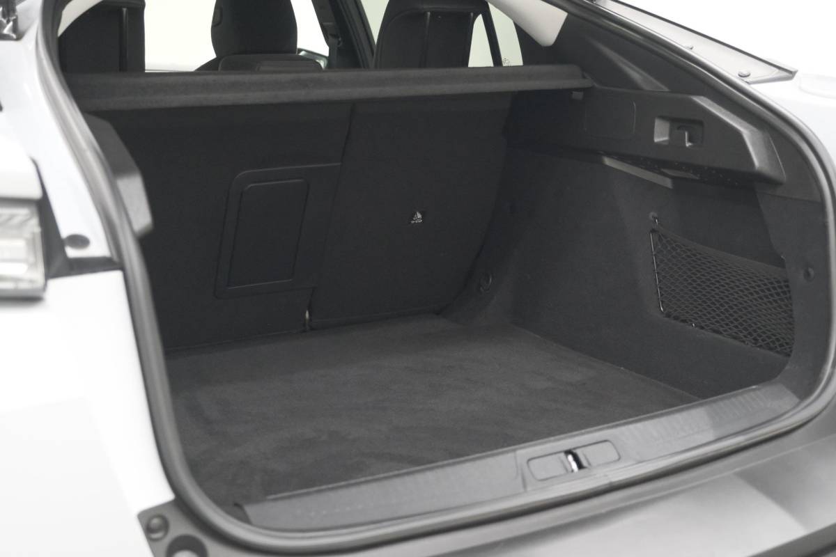 Peugeot 408 Peugeot 408 Hybrid 136 e-DCS6 Allure | 360 Camera | Adaptieve Cruise Control | Navigatie