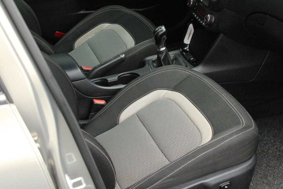 Kia cee'd Kia cee’d 1.6 GDI Business Pack Camera Cruise Navi Bluetooth Clima
