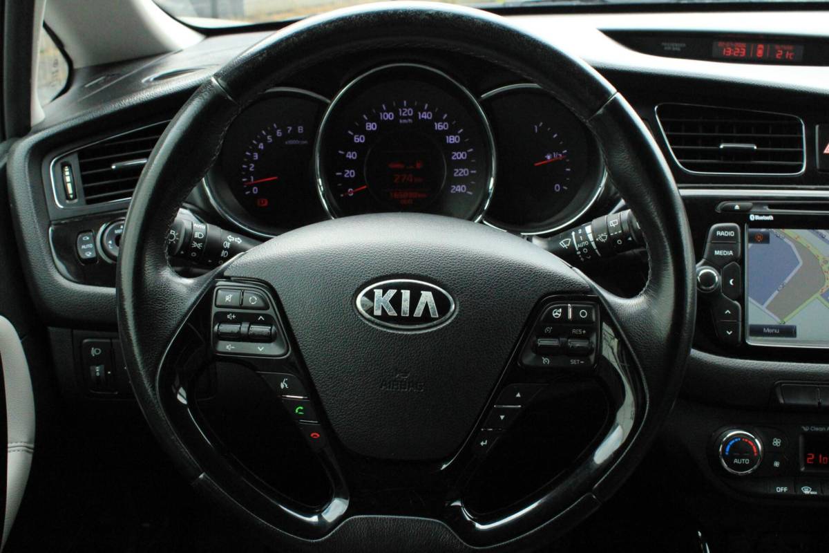 Kia cee'd Kia cee’d 1.6 GDI Business Pack Camera Cruise Navi Bluetooth Clima