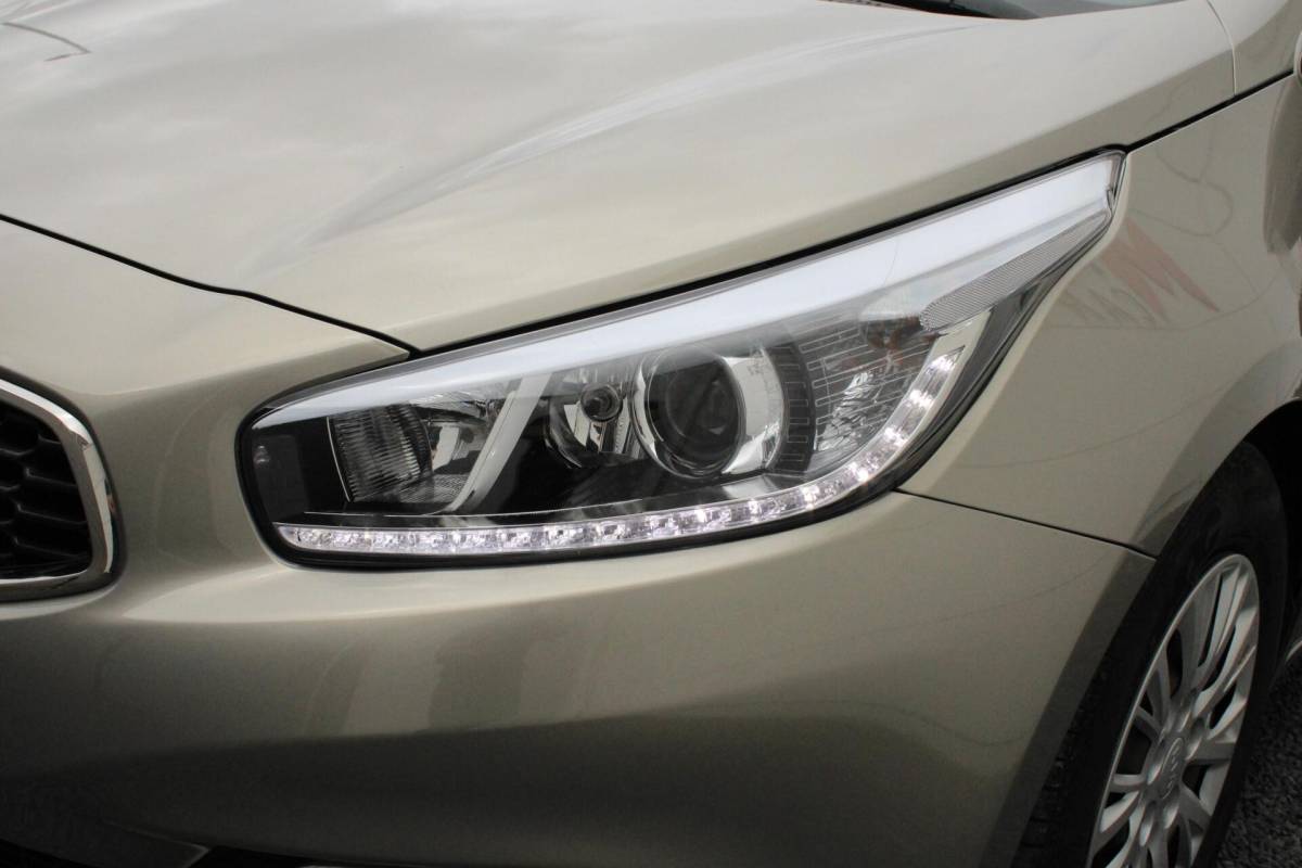 Kia cee'd Kia cee’d 1.6 GDI Business Pack Camera Cruise Navi Bluetooth Clima