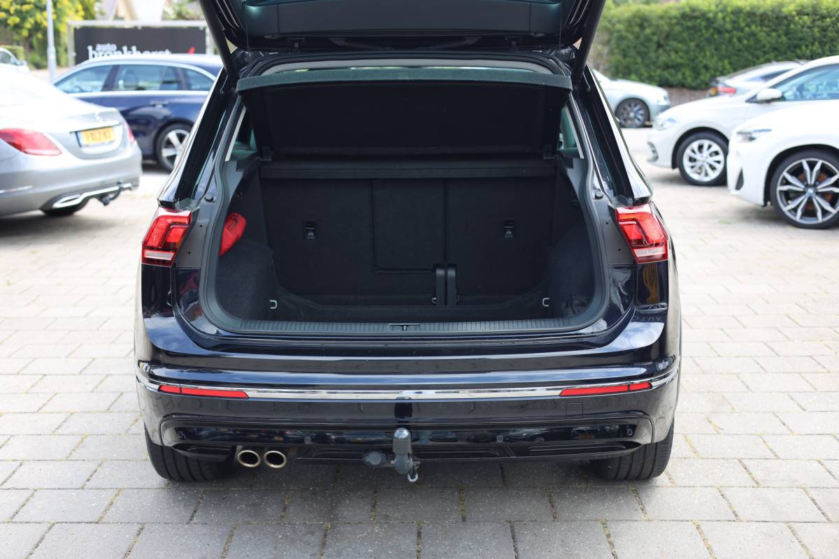Volkswagen Tiguan Volkswagen Tiguan 2.0 TSI 4MOTION | R-LINE | PANO | CAMERA | TREKHAAK