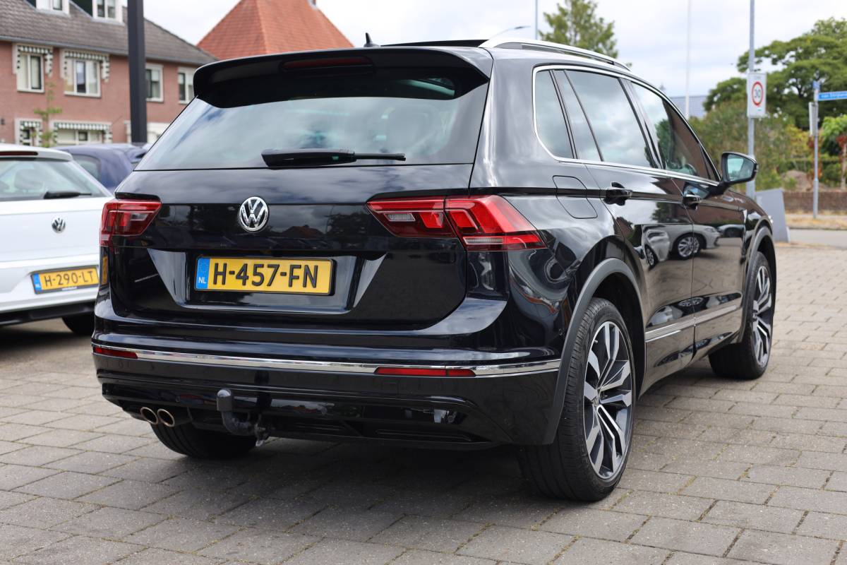 Volkswagen Tiguan Volkswagen Tiguan 2.0 TSI 4MOTION | R-LINE | PANO | CAMERA | TREKHAAK