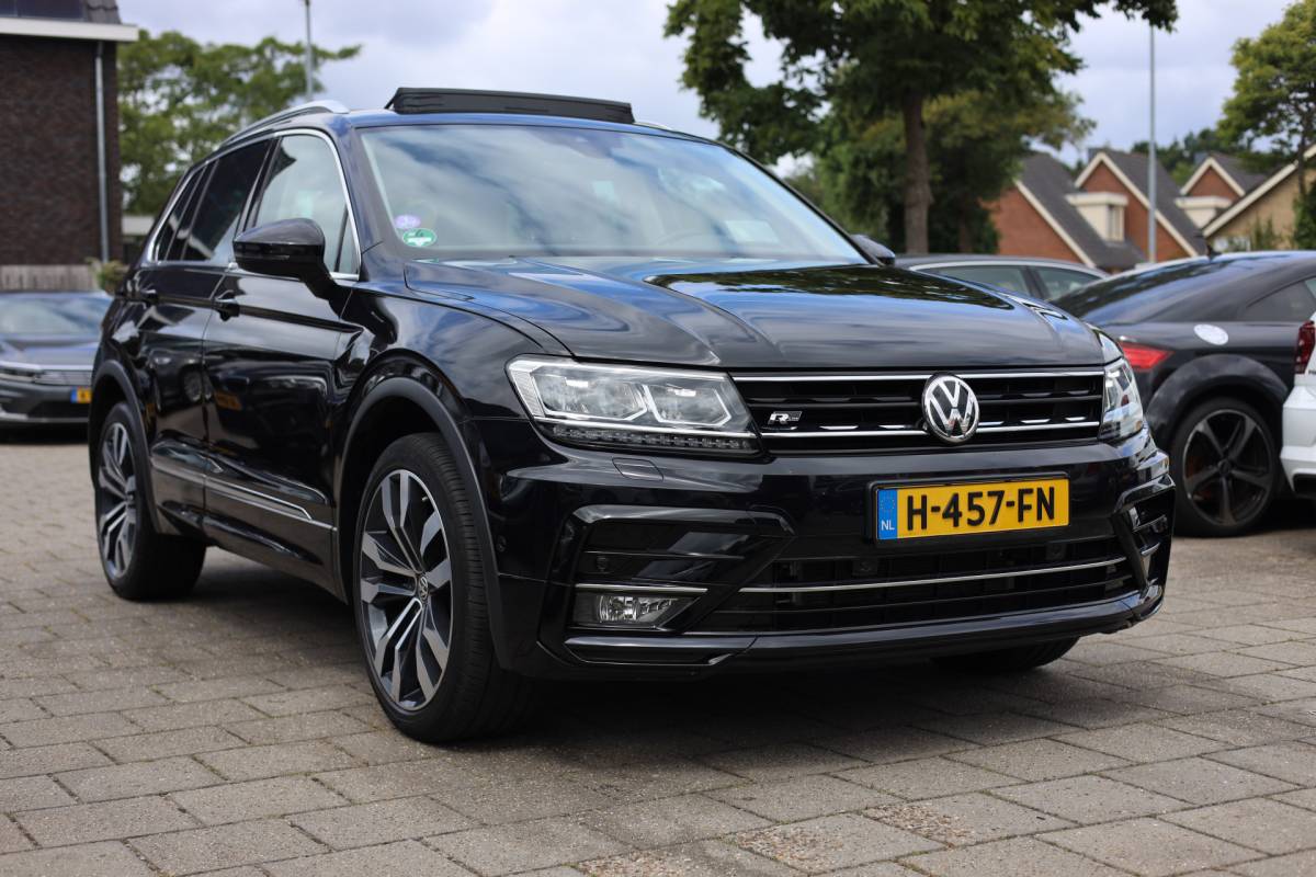 Volkswagen Tiguan Volkswagen Tiguan 2.0 TSI 4MOTION | R-LINE | PANO | CAMERA | TREKHAAK