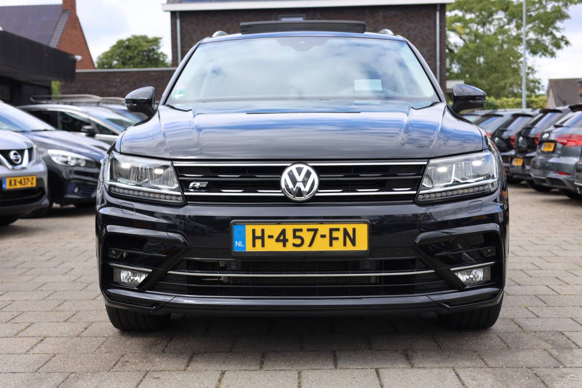 Volkswagen Tiguan Volkswagen Tiguan 2.0 TSI 4MOTION | R-LINE | PANO | CAMERA | TREKHAAK