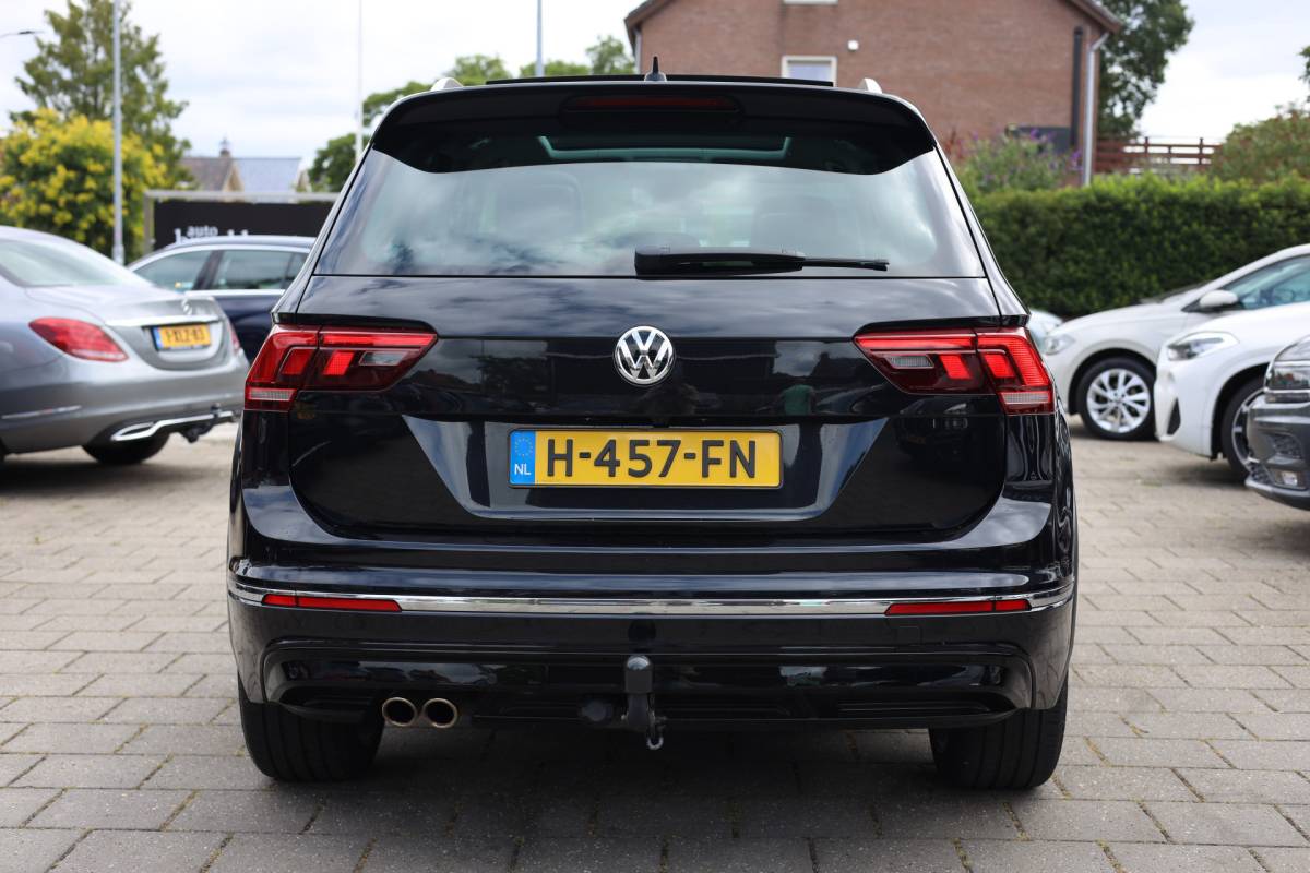 Volkswagen Tiguan Volkswagen Tiguan 2.0 TSI 4MOTION | R-LINE | PANO | CAMERA | TREKHAAK
