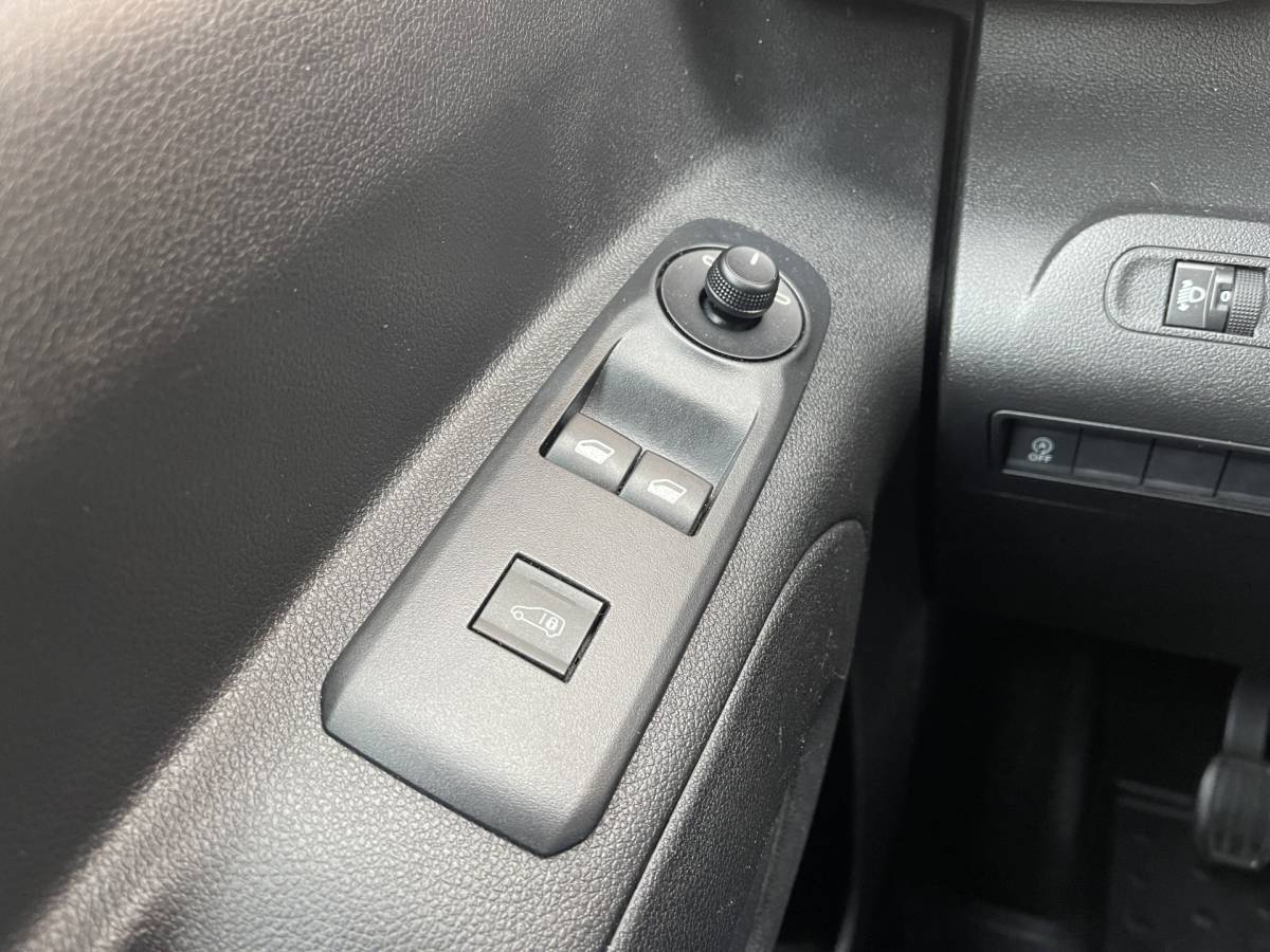 Citroën Berlingo Citroën Berlingo 1.5 BlueHDI Control | Origineel Nederlands | Nap | Automatische Verlichting | Radio | Bluetooth | Start/Stop |