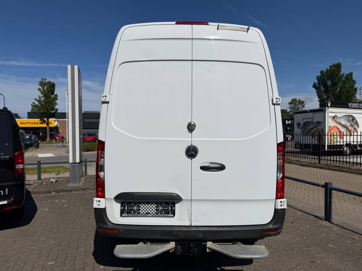 Mercedes-Benz Sprinter Mercedes-Benz Sprinter 316 CDI L2H2 E6 RWD | 3.5T Trekhaak | Automaat | Mbux 7