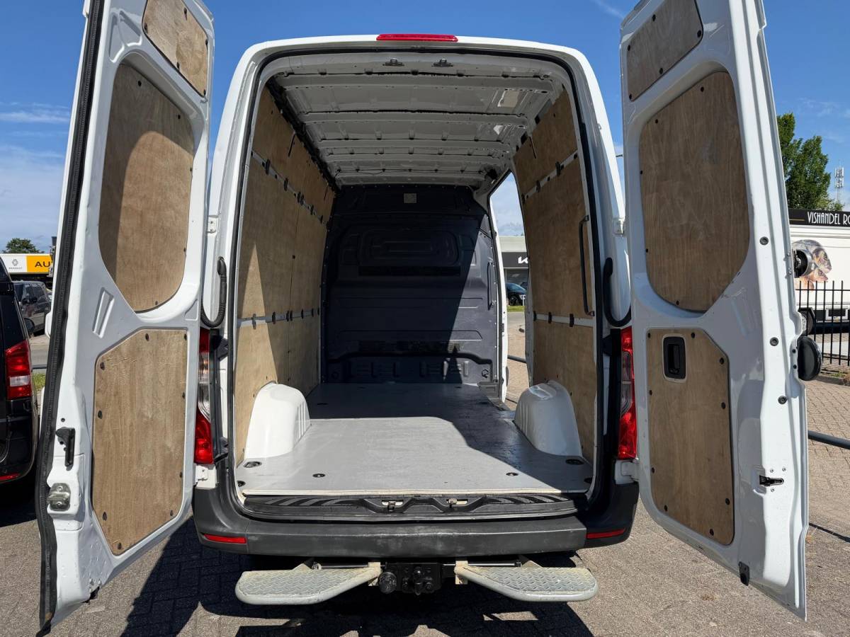 Mercedes-Benz Sprinter Mercedes-Benz Sprinter 316 CDI L2H2 E6 RWD | 3.5T Trekhaak | Automaat | Mbux 7