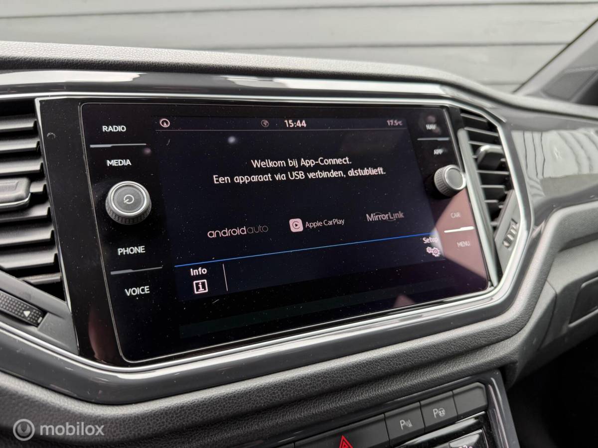 Volkswagen T-Roc Volkswagen T-Roc 1.5 TSI DSG R-line/Carplay/Camera/LED/Clima