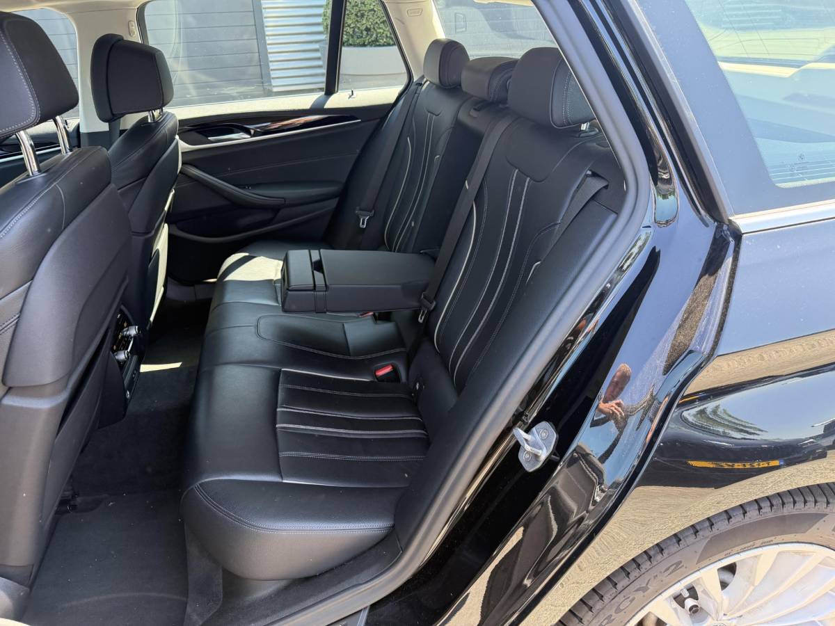 BMW 5 Serie BMW 5-serie Touring 540i xDrive High Executive Edition | Panoramadak | 360* Camera | Elektrische Achterklep | Climate Control |