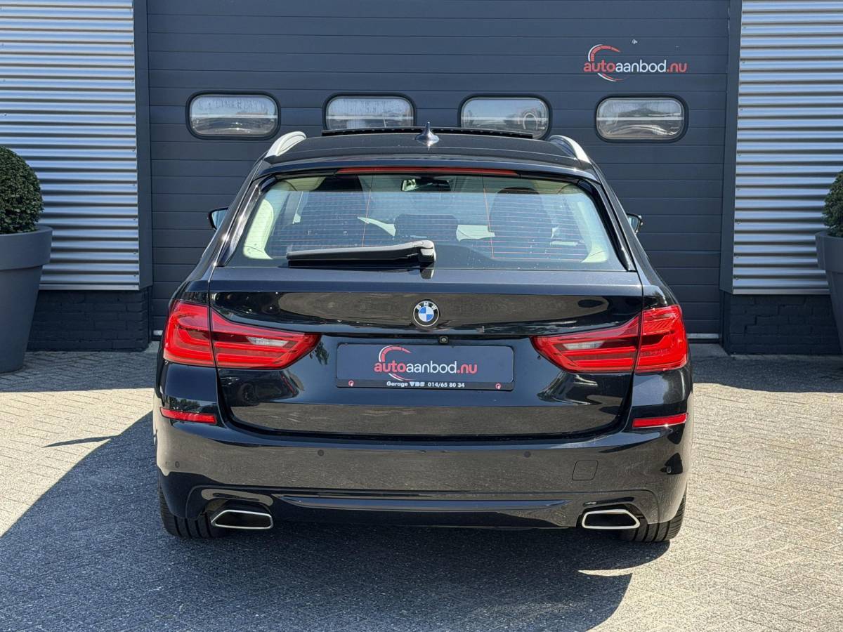 BMW 5 Serie BMW 5-serie Touring 540i xDrive High Executive Edition | Panoramadak | 360* Camera | Elektrische Achterklep | Climate Control |