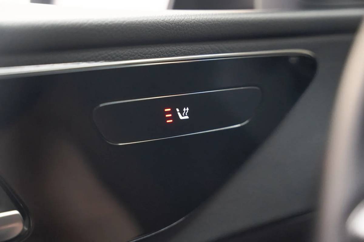 Mercedes-Benz C-Klasse Mercedes-Benz C-Klasse 200 Business Line Aut. [ Adapt.cruise Camera Stoelverwarming ]