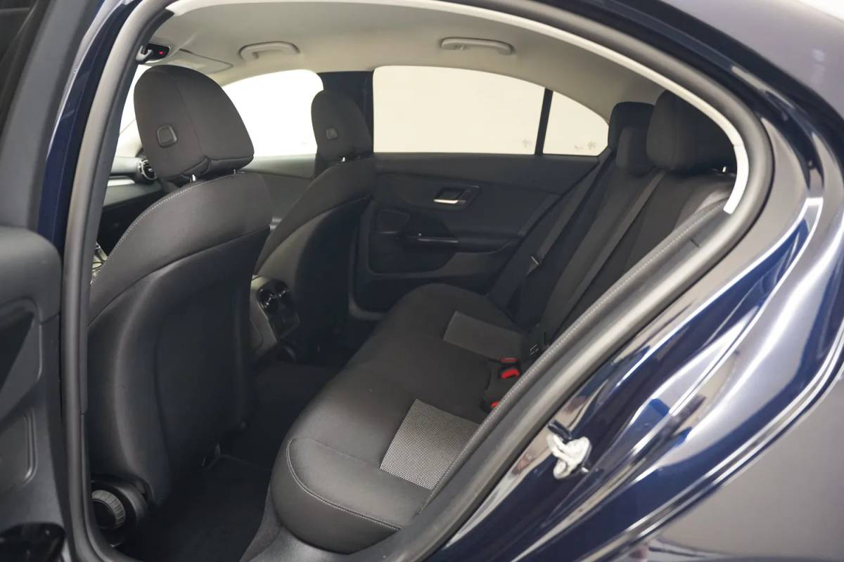 Mercedes-Benz C-Klasse Mercedes-Benz C-Klasse 200 Business Line Aut. [ Adapt.cruise Camera Stoelverwarming ]