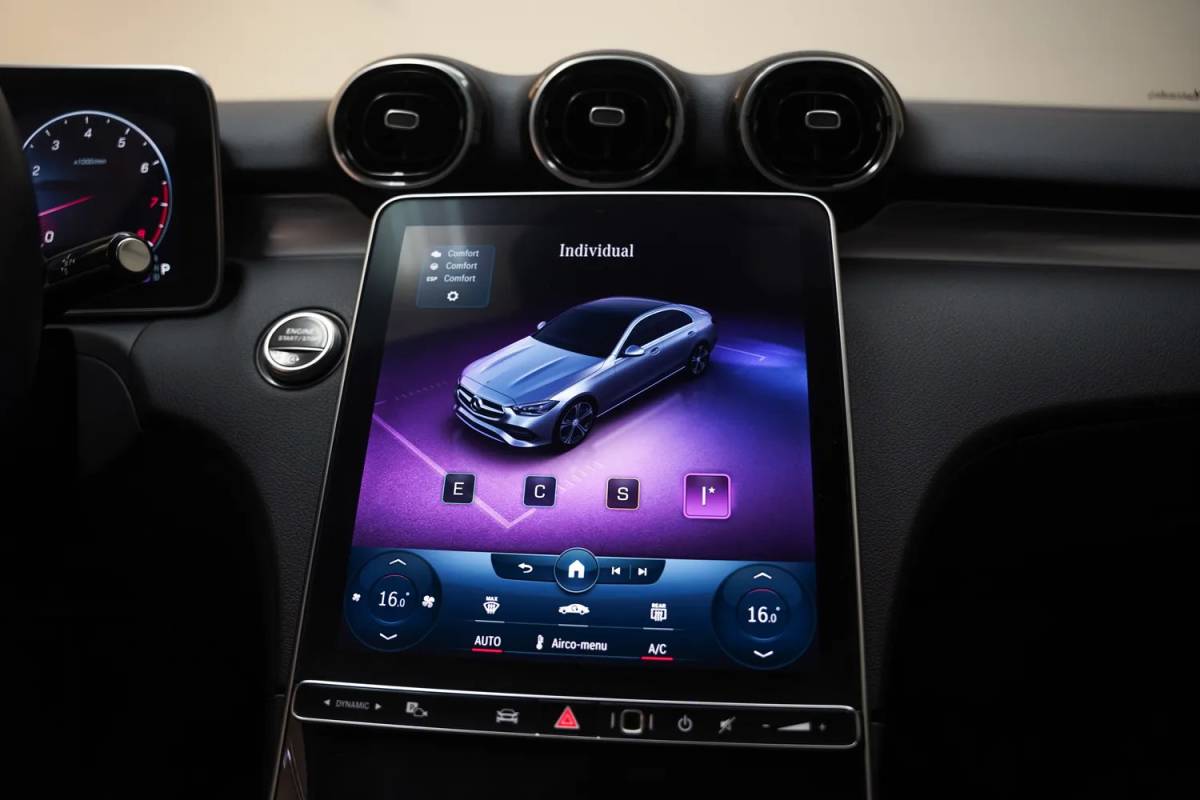 Mercedes-Benz C-Klasse Mercedes-Benz C-Klasse 200 Business Line Aut. [ Adapt.cruise Camera Stoelverwarming ]