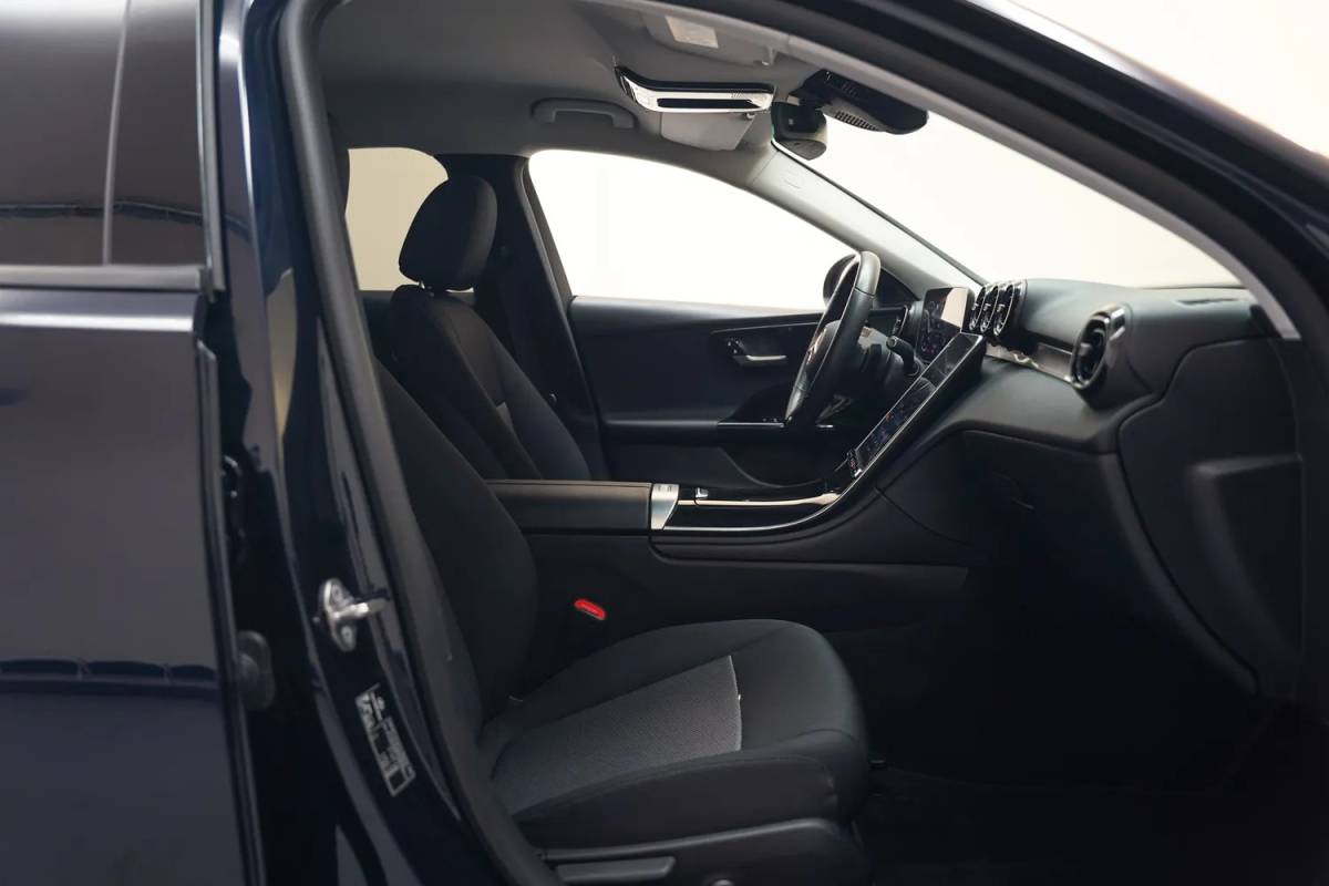 Mercedes-Benz C-Klasse Mercedes-Benz C-Klasse 200 Business Line Aut. [ Adapt.cruise Camera Stoelverwarming ]