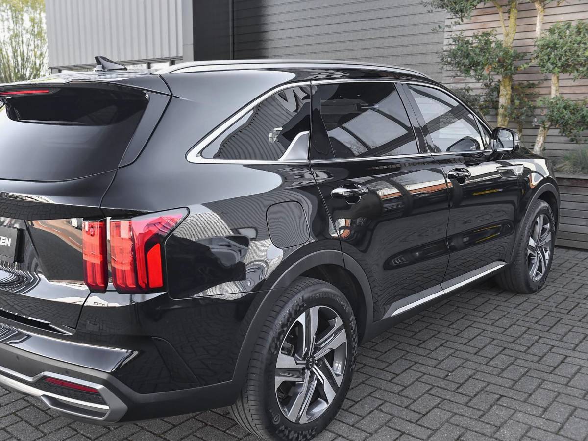 Kia Sorento Kia Sorento 1.6 T-GDI Plug-in Hybrid 4WD ExecutiveLine 5p. Leer Panoramadak Camera Adaptive cruise control Navi