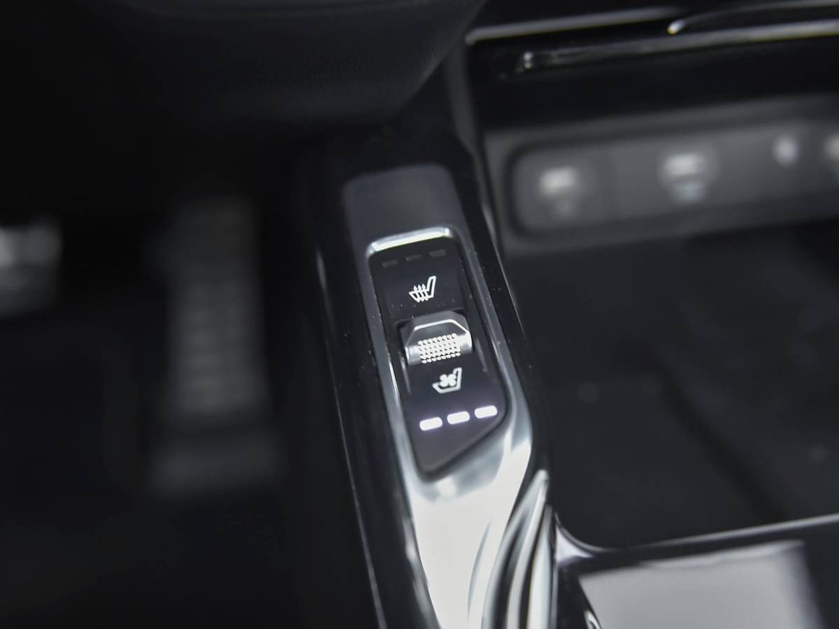 Kia Sorento Kia Sorento 1.6 T-GDI Plug-in Hybrid 4WD ExecutiveLine 5p. Leer Panoramadak Camera Adaptive cruise control Navi