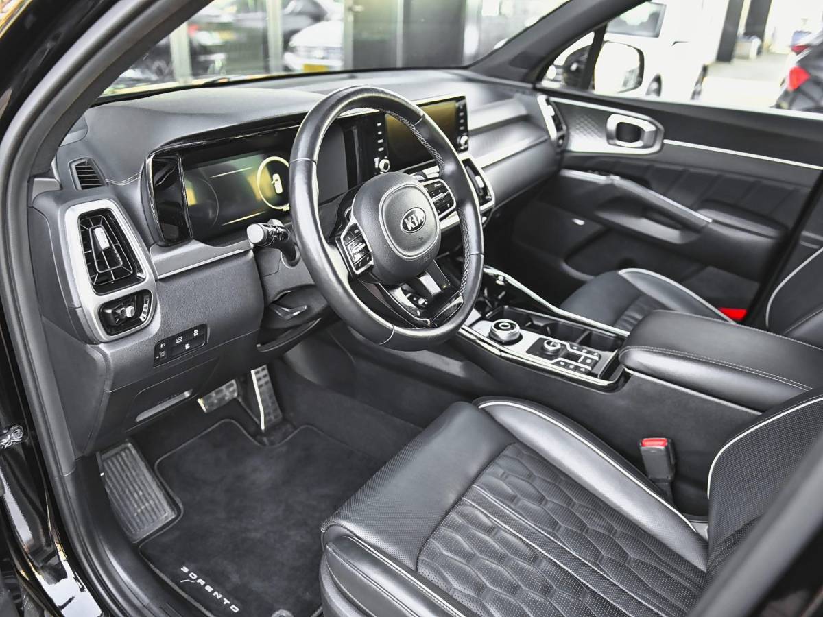 Kia Sorento Kia Sorento 1.6 T-GDI Plug-in Hybrid 4WD ExecutiveLine 5p. Leer Panoramadak Camera Adaptive cruise control Navi