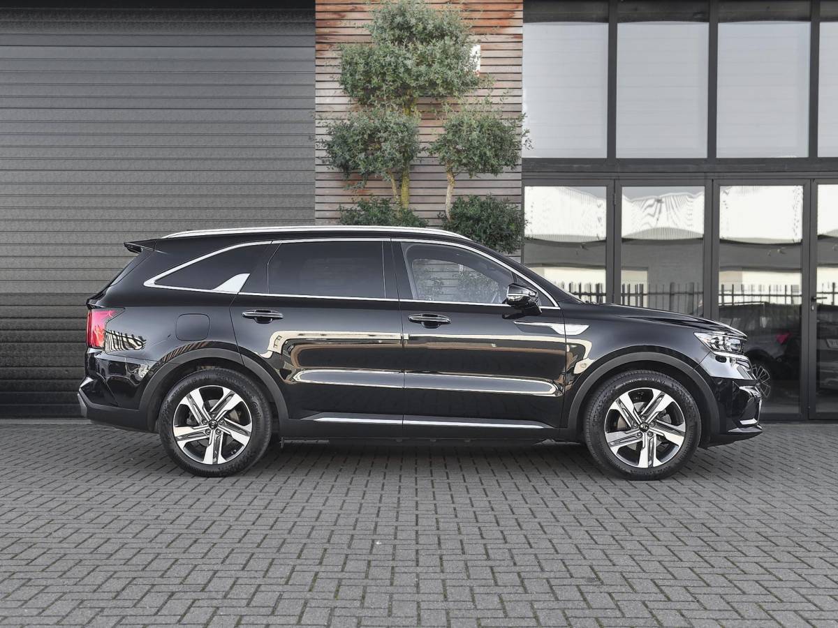 Kia Sorento Kia Sorento 1.6 T-GDI Plug-in Hybrid 4WD ExecutiveLine 5p. Leer Panoramadak Camera Adaptive cruise control Navi