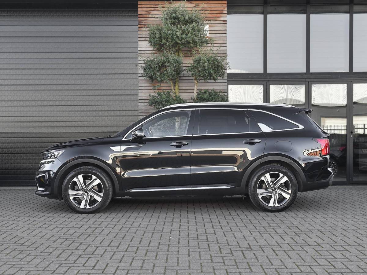 Kia Sorento Kia Sorento 1.6 T-GDI Plug-in Hybrid 4WD ExecutiveLine 5p. Leer Panoramadak Camera Adaptive cruise control Navi