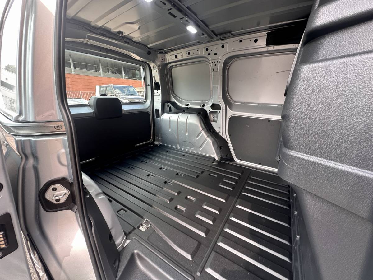 Volkswagen Caddy Volkswagen Caddy Cargo 2.0 TDI Style | LED | Apple Carplay | Achteruitcamera | Parkeersensoren | Airconditioning |