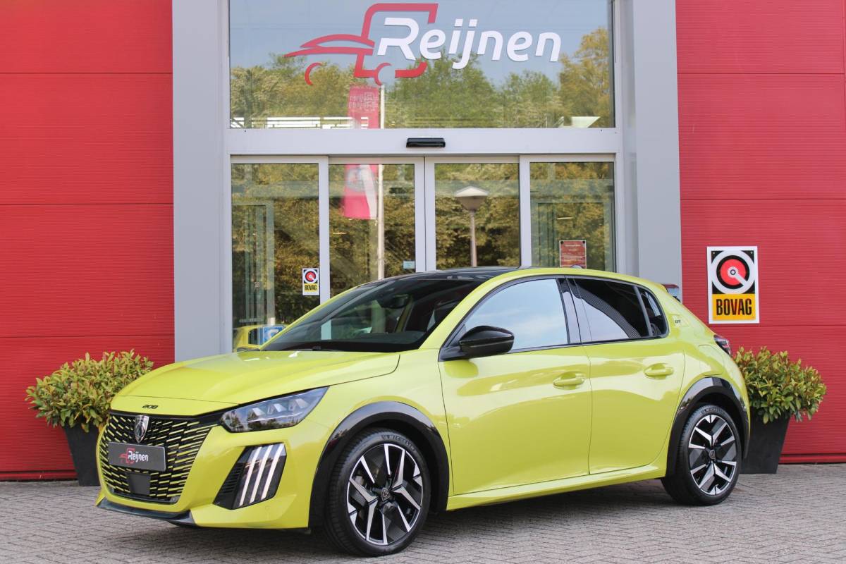 Peugeot 208 Peugeot 208 1.2 Hybrid 145PK AUTOMAAT GT | PANORAMA DAK | ADAPTIVE CRUISE CONTROL | KEYLESS ENTRY/START | LICHTMETALEN VELGEN 17″ | ACHTERUITRIJ CAMERA | FULL LED KOPLAMPEN | PARKEERSENSOREN VOOR + ACHTER | DAB+ RADIO | NAVIGATIE | SFEER VERLICHTING |
