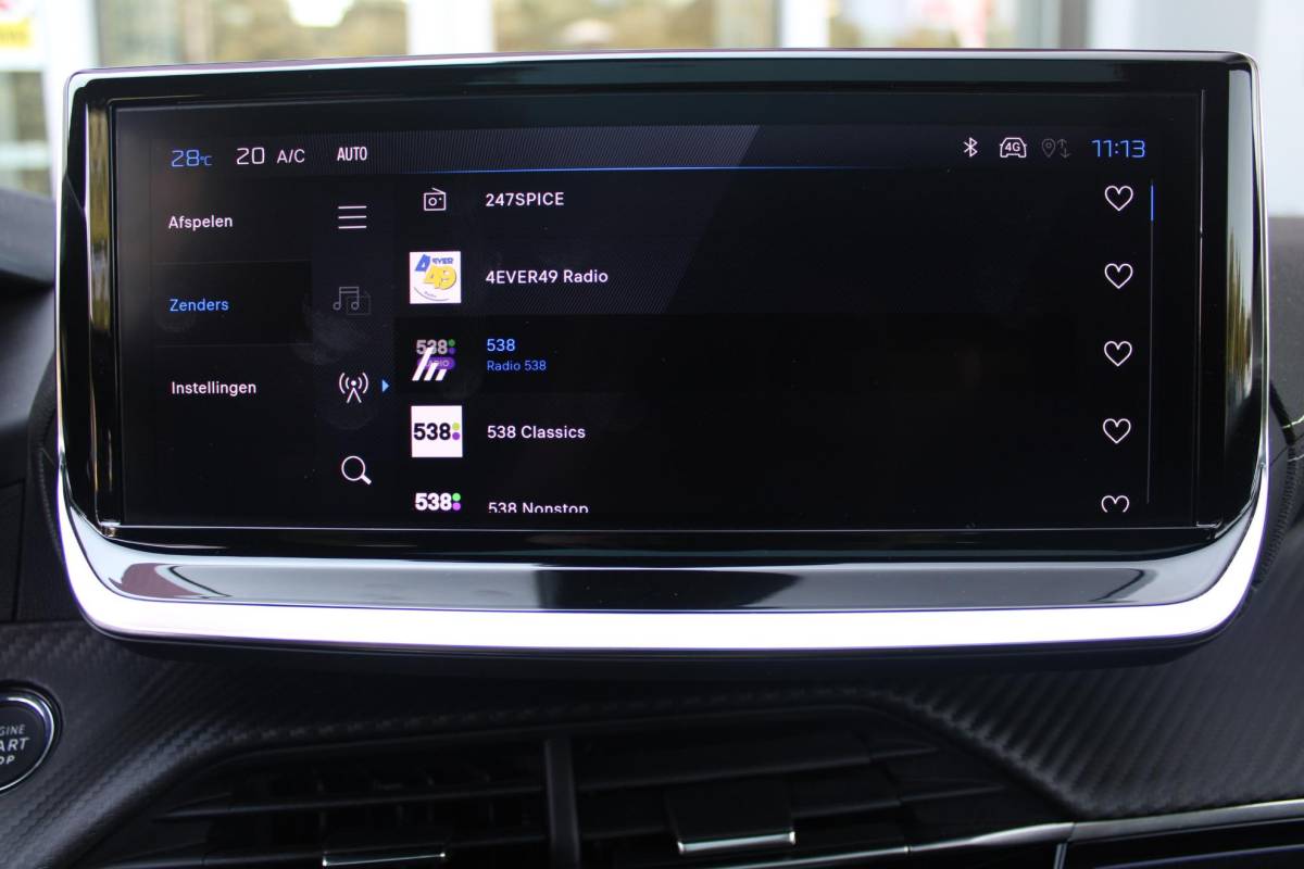 Peugeot 208 Peugeot 208 1.2 Hybrid 145PK AUTOMAAT GT | PANORAMA DAK | ADAPTIVE CRUISE CONTROL | KEYLESS ENTRY/START | LICHTMETALEN VELGEN 17″ | ACHTERUITRIJ CAMERA | FULL LED KOPLAMPEN | PARKEERSENSOREN VOOR + ACHTER | DAB+ RADIO | NAVIGATIE | SFEER VERLICHTING |