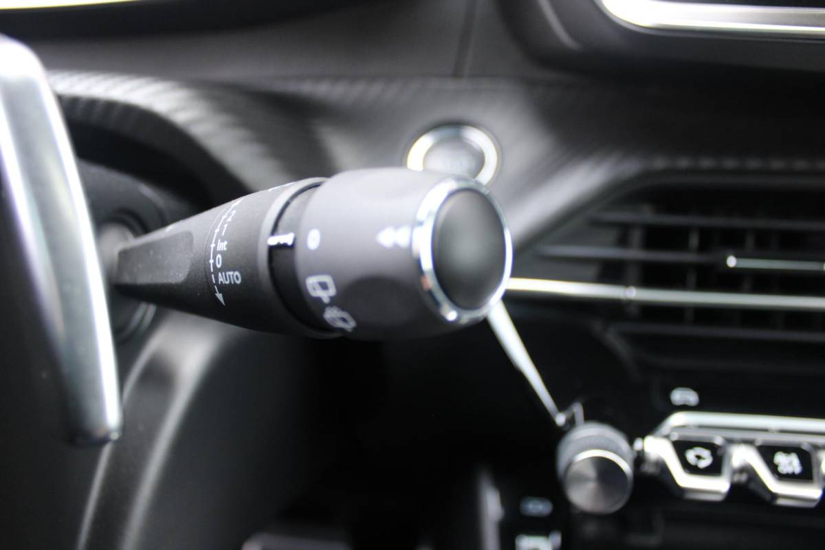 Peugeot 208 Peugeot 208 1.2 Hybrid 145PK AUTOMAAT GT | PANORAMA DAK | ADAPTIVE CRUISE CONTROL | KEYLESS ENTRY/START | LICHTMETALEN VELGEN 17″ | ACHTERUITRIJ CAMERA | FULL LED KOPLAMPEN | PARKEERSENSOREN VOOR + ACHTER | DAB+ RADIO | NAVIGATIE | SFEER VERLICHTING |
