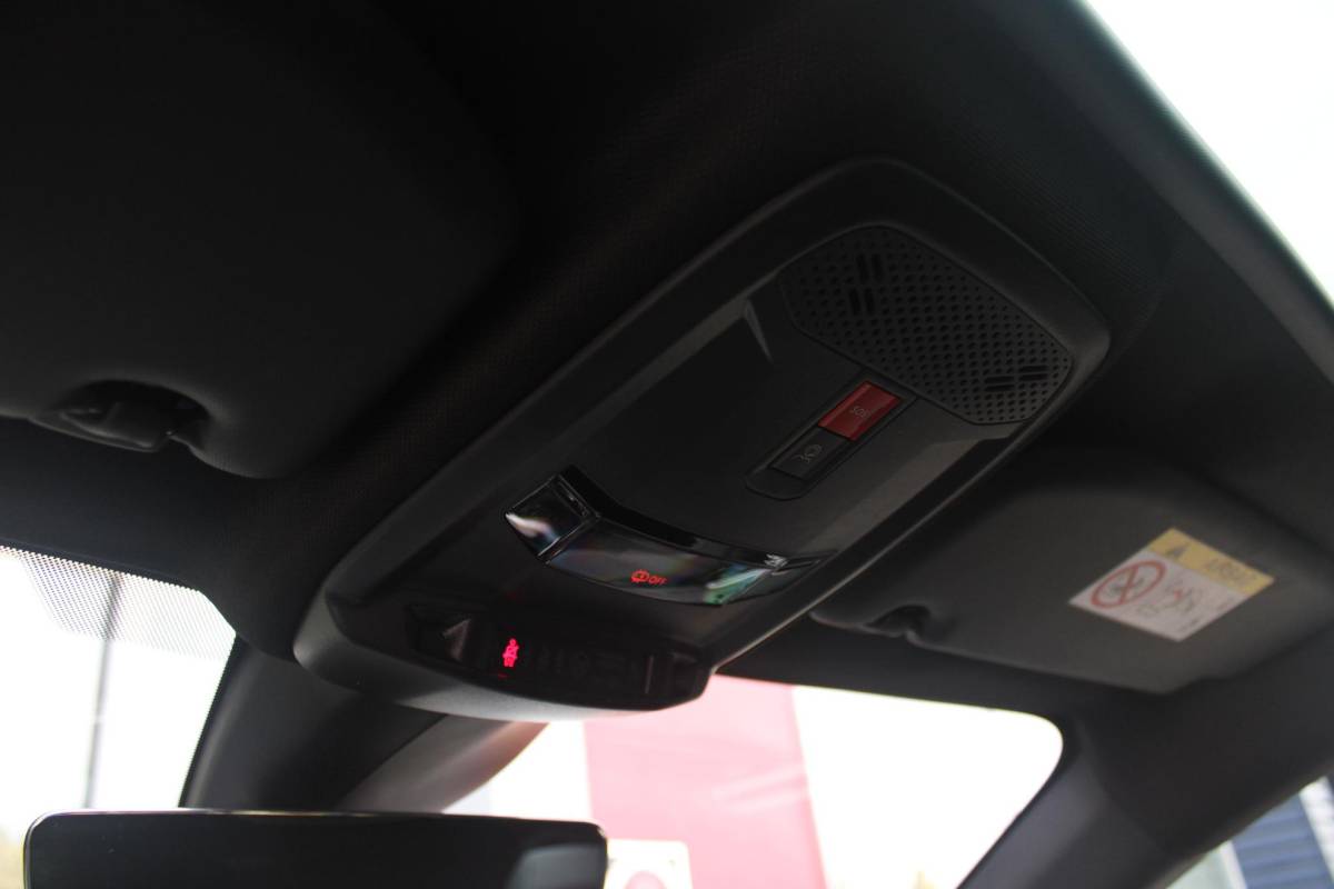 Peugeot 208 Peugeot 208 1.2 Hybrid 145PK AUTOMAAT GT | PANORAMA DAK | ADAPTIVE CRUISE CONTROL | KEYLESS ENTRY/START | LICHTMETALEN VELGEN 17″ | ACHTERUITRIJ CAMERA | FULL LED KOPLAMPEN | PARKEERSENSOREN VOOR + ACHTER | DAB+ RADIO | NAVIGATIE | SFEER VERLICHTING |