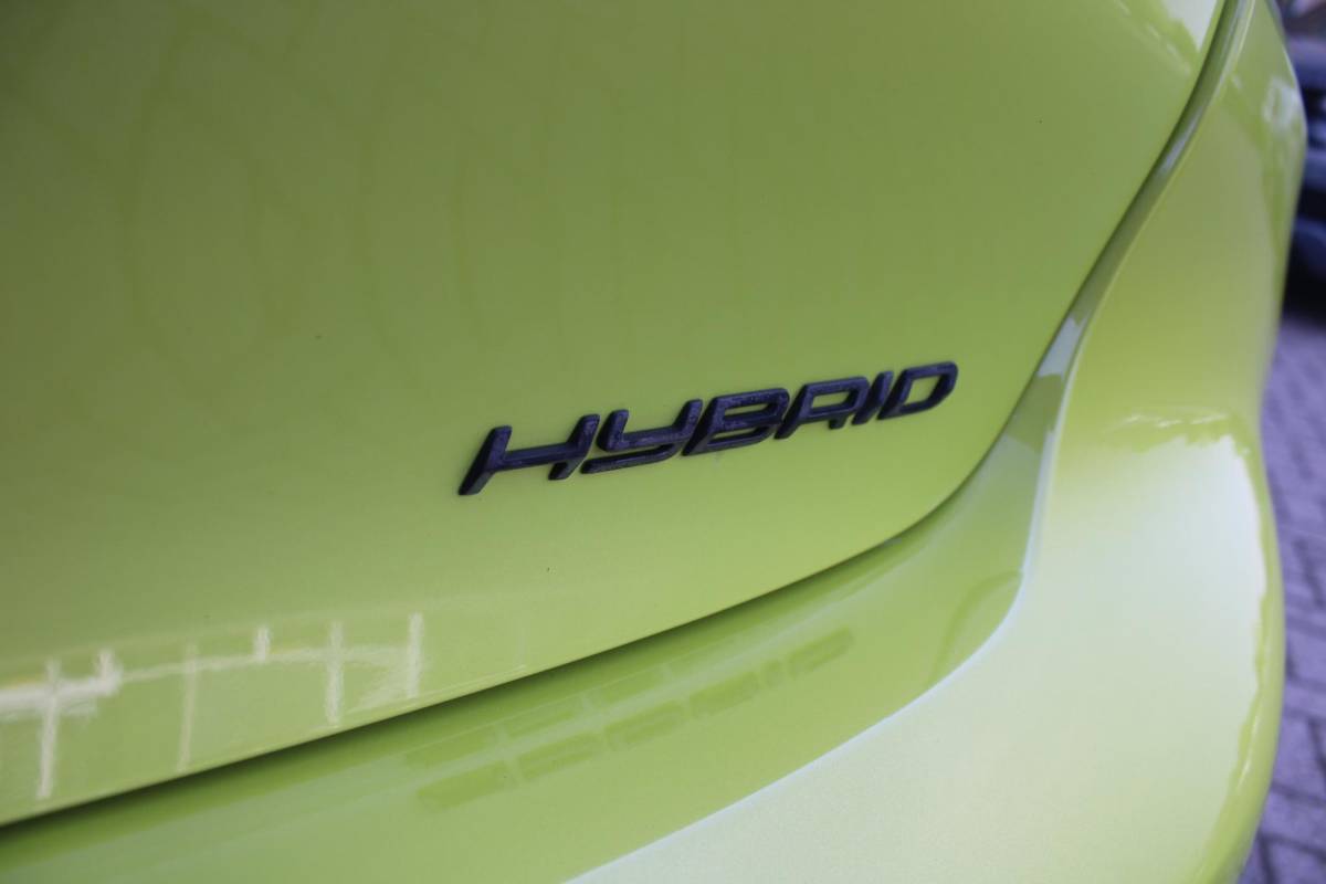 Peugeot 208 Peugeot 208 1.2 Hybrid 145PK AUTOMAAT GT | PANORAMA DAK | ADAPTIVE CRUISE CONTROL | KEYLESS ENTRY/START | LICHTMETALEN VELGEN 17″ | ACHTERUITRIJ CAMERA | FULL LED KOPLAMPEN | PARKEERSENSOREN VOOR + ACHTER | DAB+ RADIO | NAVIGATIE | SFEER VERLICHTING |
