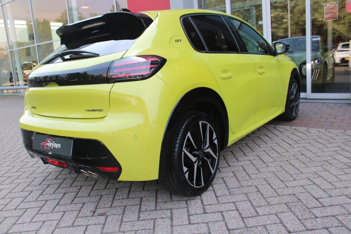 Peugeot 208 Peugeot 208 1.2 Hybrid 145PK AUTOMAAT GT | PANORAMA DAK | ADAPTIVE CRUISE CONTROL | KEYLESS ENTRY/START | LICHTMETALEN VELGEN 17″ | ACHTERUITRIJ CAMERA | FULL LED KOPLAMPEN | PARKEERSENSOREN VOOR + ACHTER | DAB+ RADIO | NAVIGATIE | SFEER VERLICHTING |