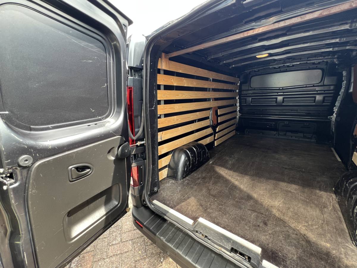 Renault Trafic Renault Trafic 2.0 dCi 130 T30 L2H1 Work Edition
