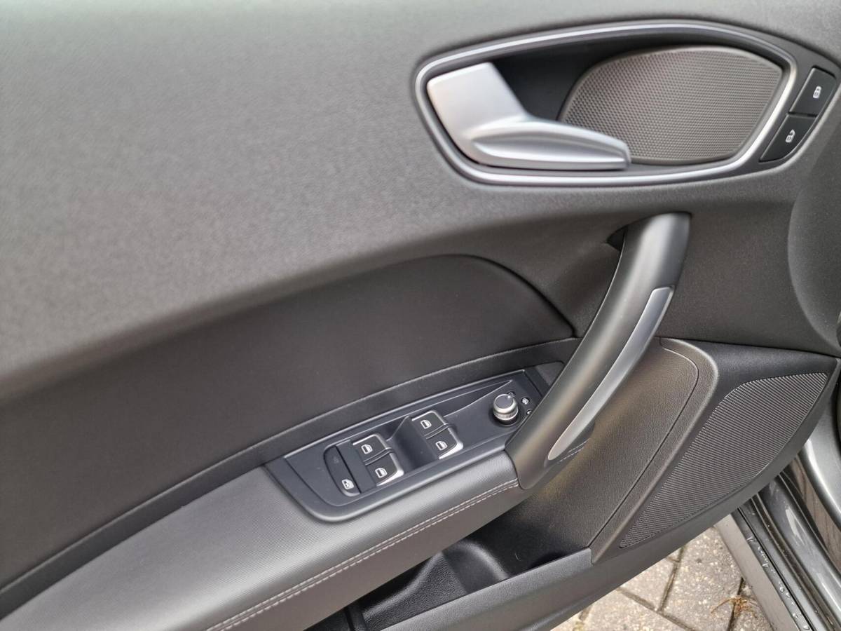 Audi A1 Sportback Audi A1 Sportback 1.0 TFSI Advance Sport|S-line|Automaat|Xenon|Cruise|Navi|