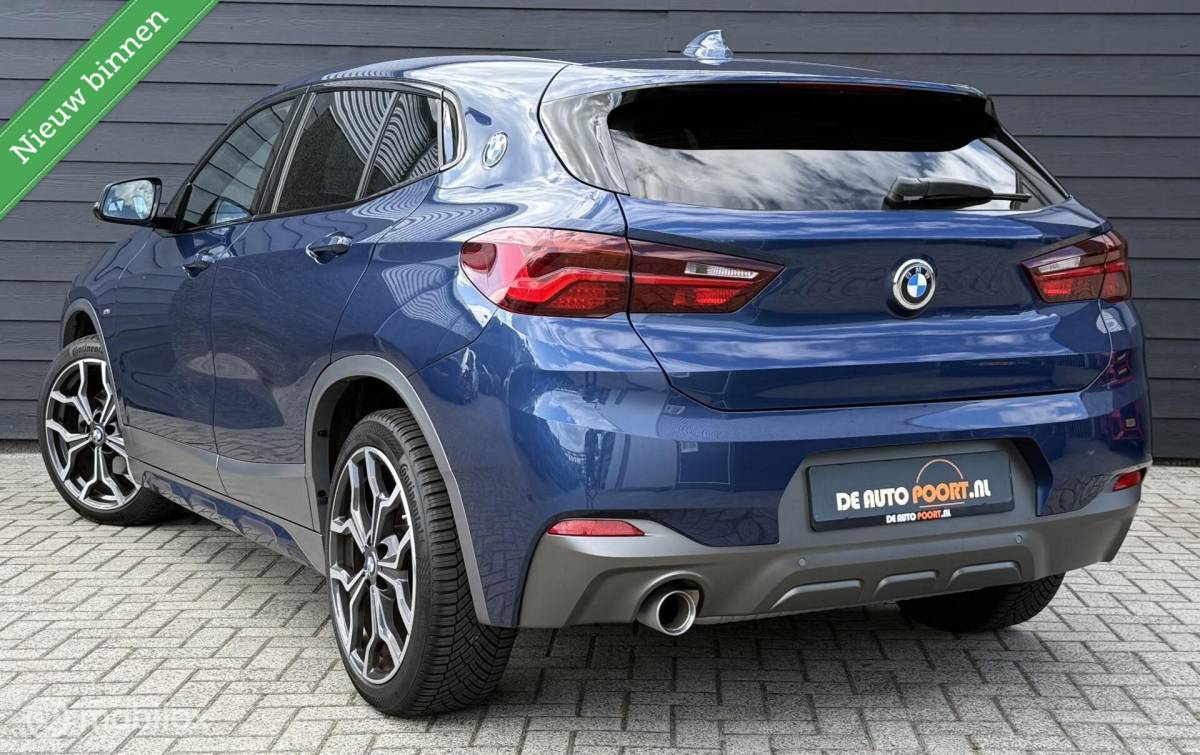 BMW X2 BMW X2 sDrive18i Executive M-Sport Kuipstoel/LED/Winterpakket