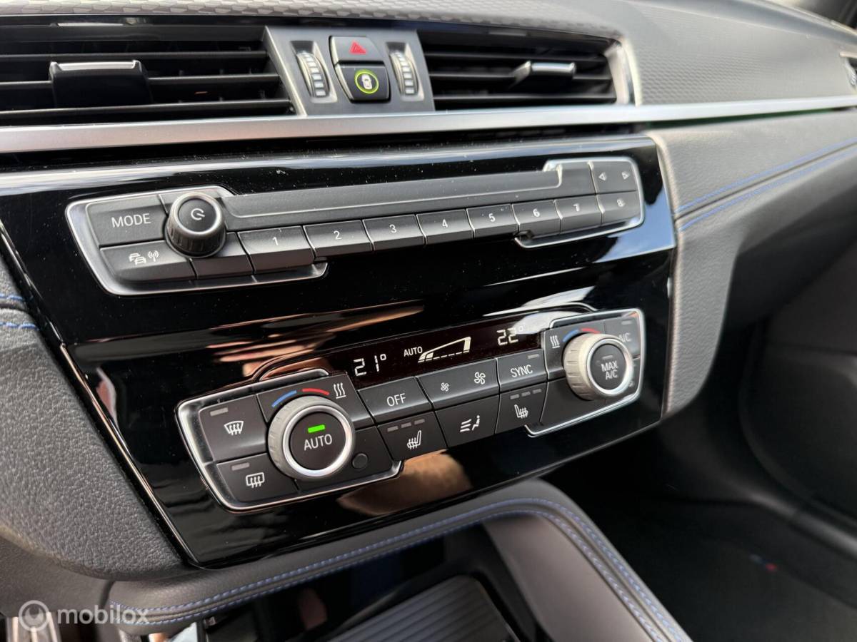 BMW X2 BMW X2 sDrive18i Executive M-Sport Kuipstoel/LED/Winterpakket