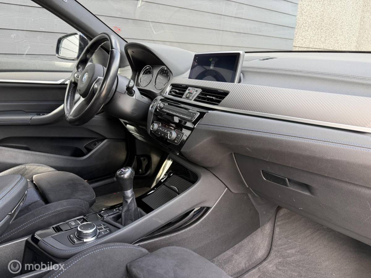 BMW X2 BMW X2 sDrive18i Executive M-Sport Kuipstoel/LED/Winterpakket