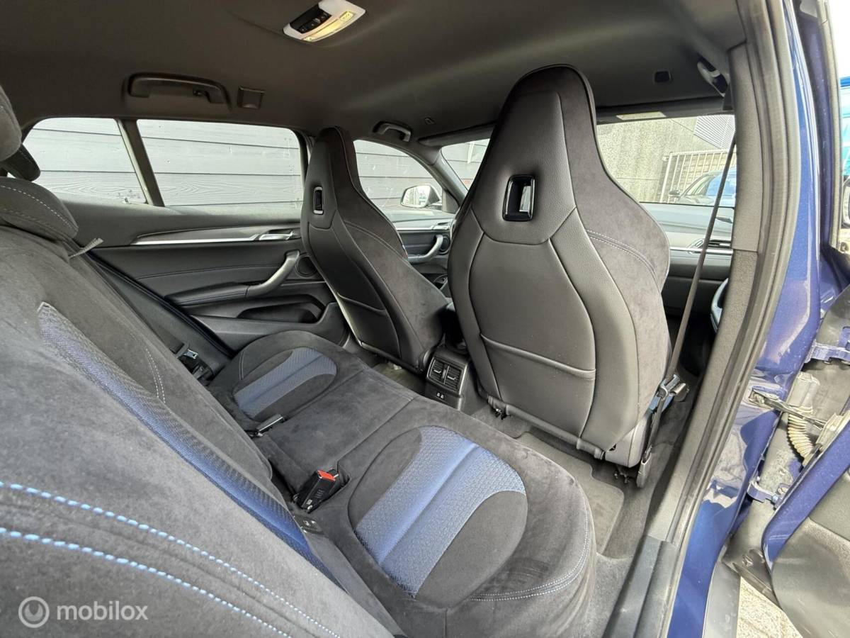 BMW X2 BMW X2 sDrive18i Executive M-Sport Kuipstoel/LED/Winterpakket