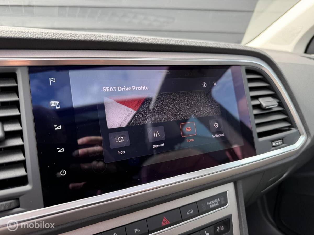 SEAT Ateca Seat Ateca 1.5 TSI Xperience BNS Pano.dak/Trekhaak/Viritual/Black-pack