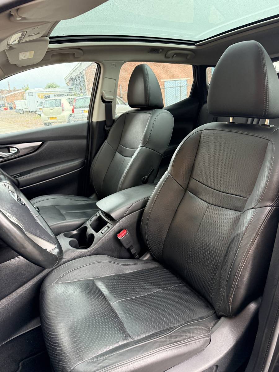 Nissan QASHQAI NISSAN Qashqai 1.2 Tekna·Pano·Leer·Stoelverw.·360°camera·Cruise·Trekhaak