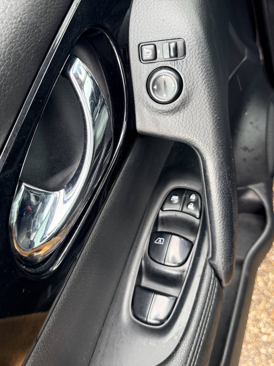 Nissan QASHQAI NISSAN Qashqai 1.2 Tekna·Pano·Leer·Stoelverw.·360°camera·Cruise·Trekhaak
