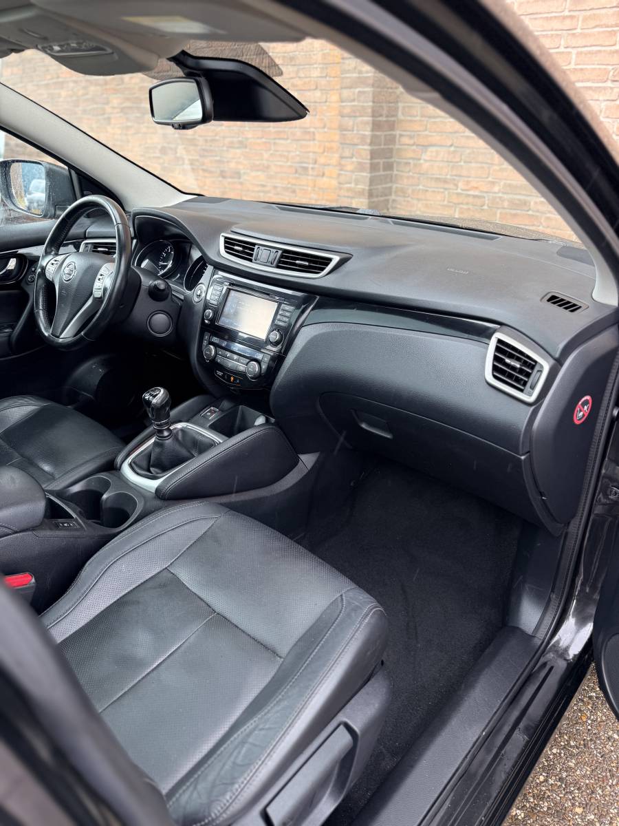 Nissan QASHQAI NISSAN Qashqai 1.2 Tekna·Pano·Leer·Stoelverw.·360°camera·Cruise·Trekhaak