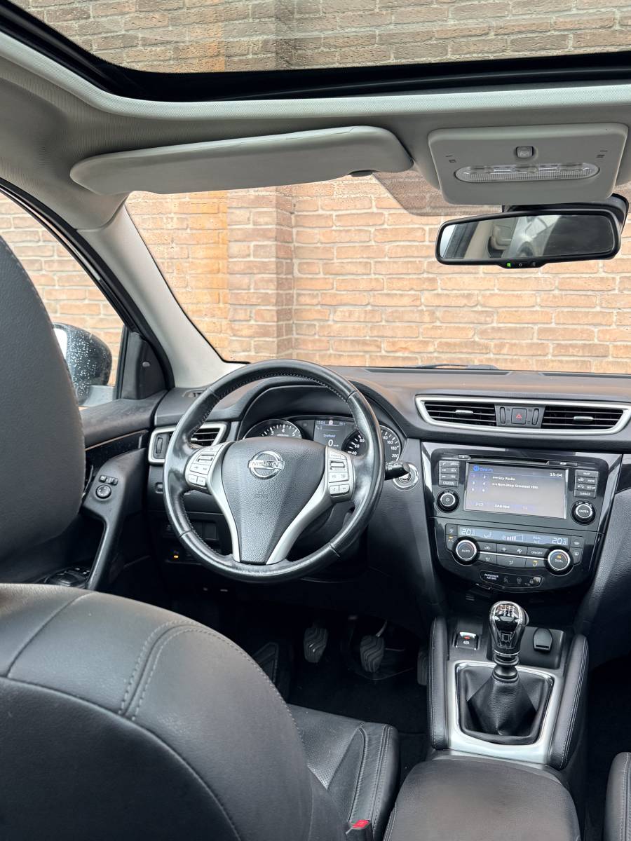 Nissan QASHQAI NISSAN Qashqai 1.2 Tekna·Pano·Leer·Stoelverw.·360°camera·Cruise·Trekhaak