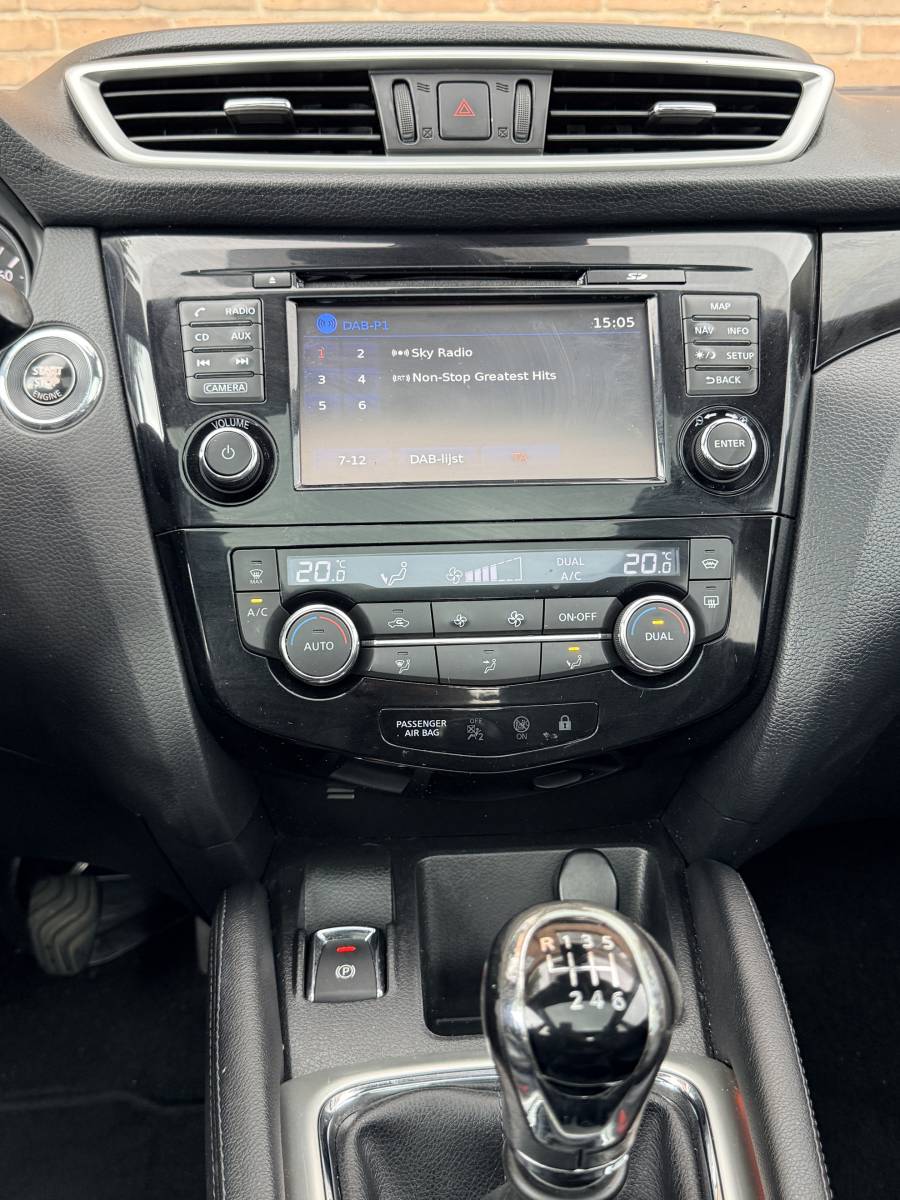 Nissan QASHQAI NISSAN Qashqai 1.2 Tekna·Pano·Leer·Stoelverw.·360°camera·Cruise·Trekhaak