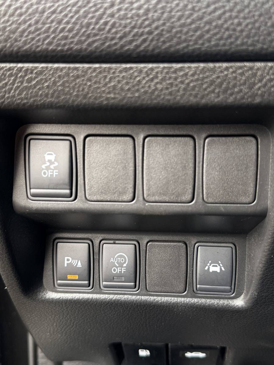 Nissan QASHQAI NISSAN Qashqai 1.2 Tekna·Pano·Leer·Stoelverw.·360°camera·Cruise·Trekhaak