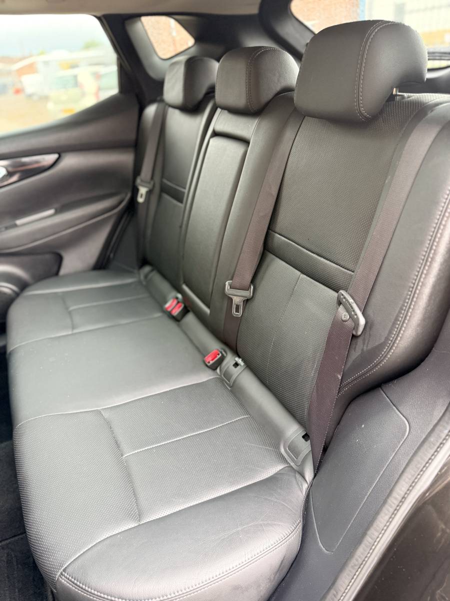 Nissan QASHQAI NISSAN Qashqai 1.2 Tekna·Pano·Leer·Stoelverw.·360°camera·Cruise·Trekhaak