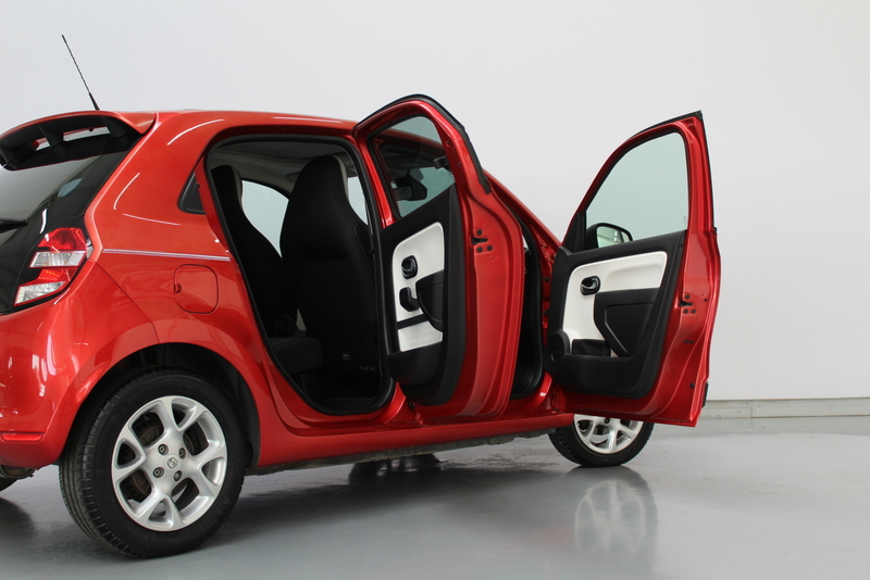 Renault Twingo Renault Twingo 1.0 SCe Dynamique 71PK, CABRIO !! | RIJKLAAR | SOFTTOP | CABRIOKAP | CRUISE CONTROLE | CAMERA | NAVIGATIE | PARKEERSENSOREN