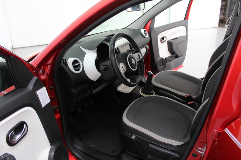Renault Twingo Renault Twingo 1.0 SCe Dynamique 71PK, CABRIO !! | RIJKLAAR | SOFTTOP | CABRIOKAP | CRUISE CONTROLE | CAMERA | NAVIGATIE | PARKEERSENSOREN