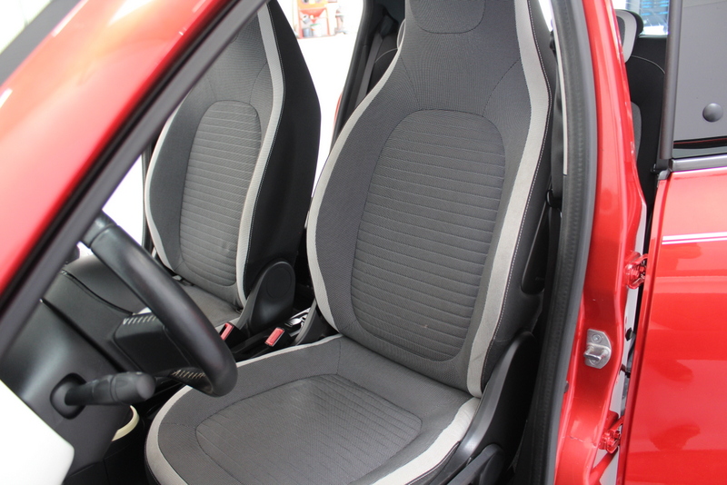 Renault Twingo Renault Twingo 1.0 SCe Dynamique 71PK, CABRIO !! | RIJKLAAR | SOFTTOP | CABRIOKAP | CRUISE CONTROLE | CAMERA | NAVIGATIE | PARKEERSENSOREN